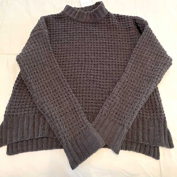 Gray Altar’d State sweater - Picture 1 of 4